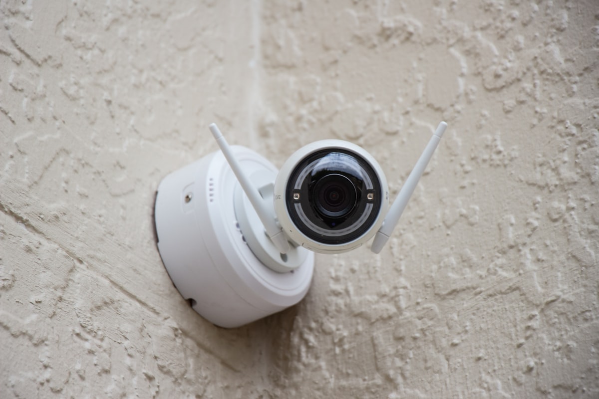 Cámaras de Seguridad y Control de Acceso